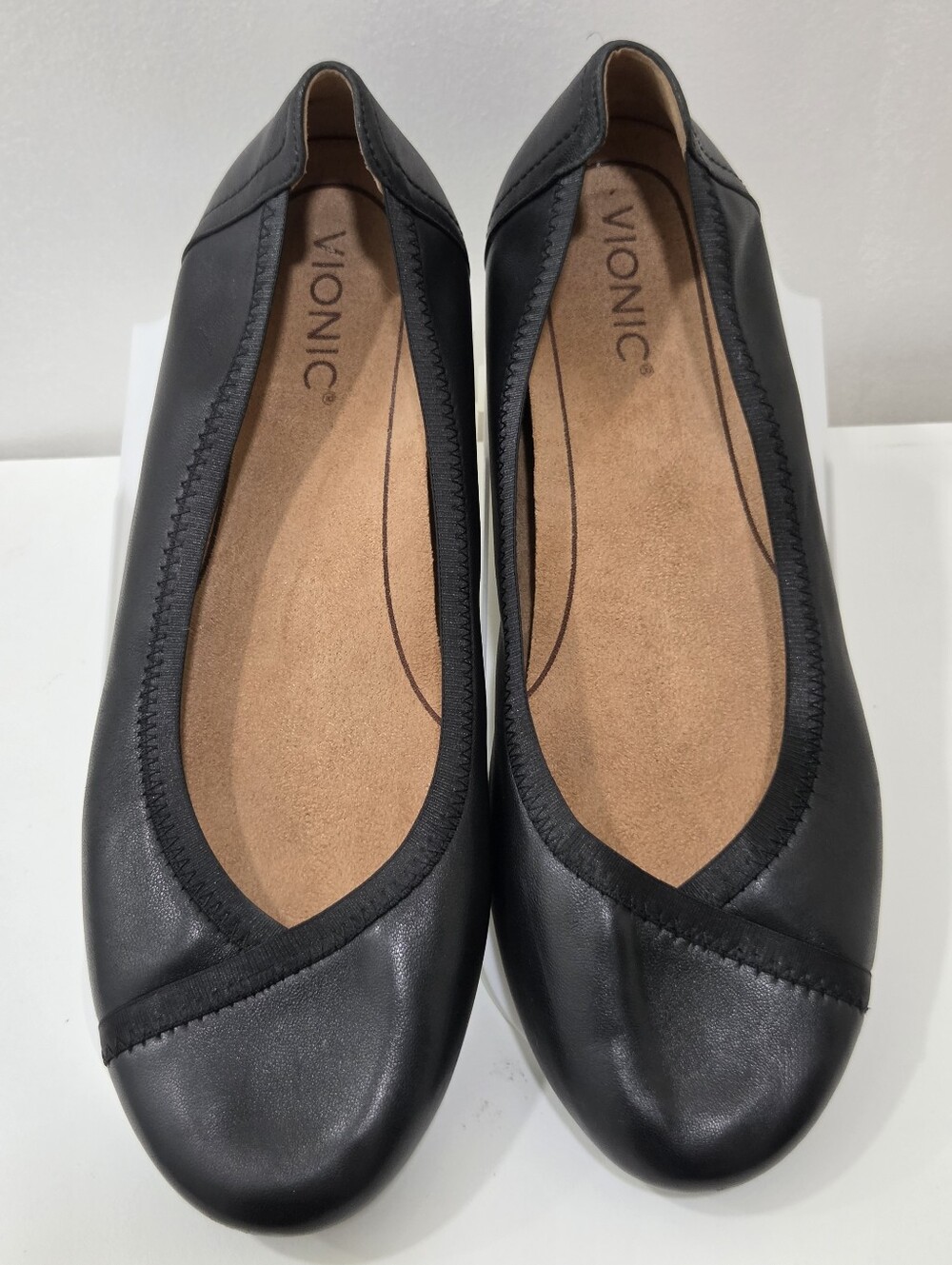 VIONIC Black Leather Caroll Ballet Flats Size 10 Minimalist Workwear Clean Girl